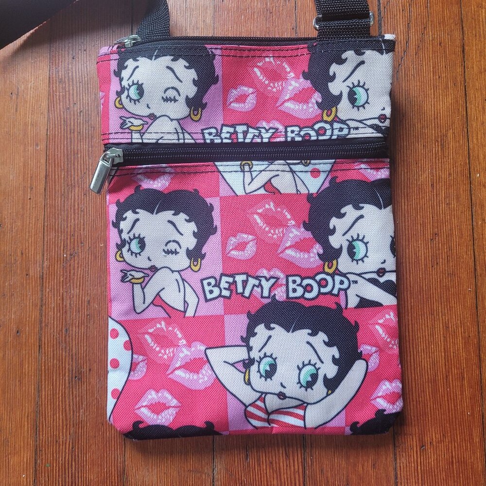 Betty Boop Crossbody Bag - Picture 6 of 9